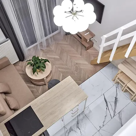 Nadolnik With Mezzanine By Bookinghost شقة *